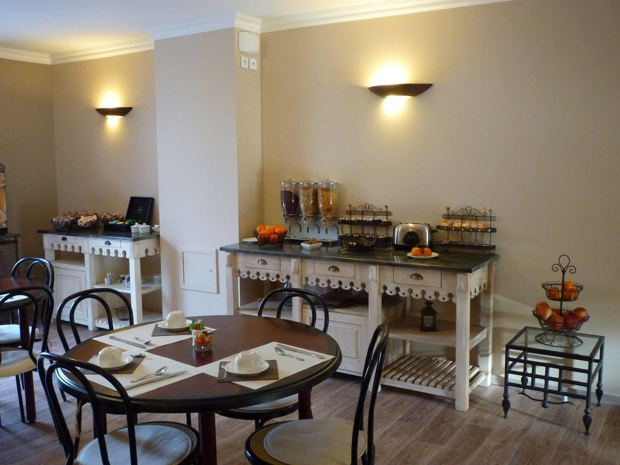 Ulysse Centre Hotel 3*